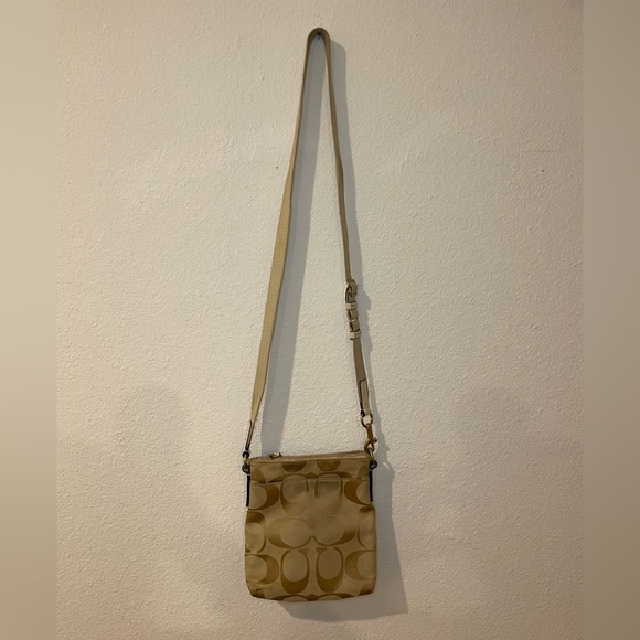 Coach Small Crossbody - Picture 4 of 8